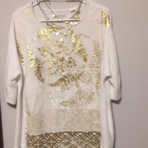 Chico’s size 2 top.  Very nice top